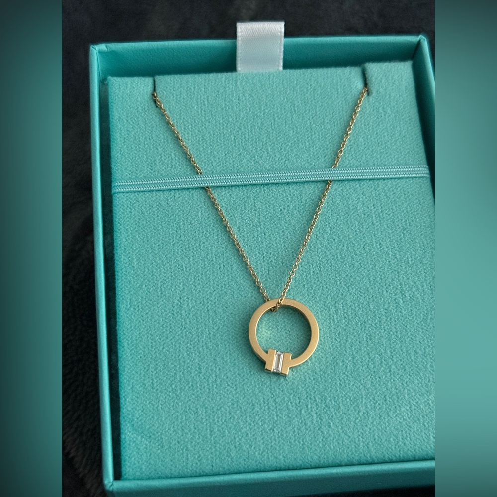 Tiffany & Co. NEW BNIB 750YG T Square Diamond Ladies Necklace 750 Yellow Gold